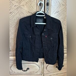 Women’s size small Levi’s jean jacket
